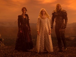 Vaják filmkritika: A meztelenkedése kivágta a biztosítékot, de az erőszak senkit sem zavar? 