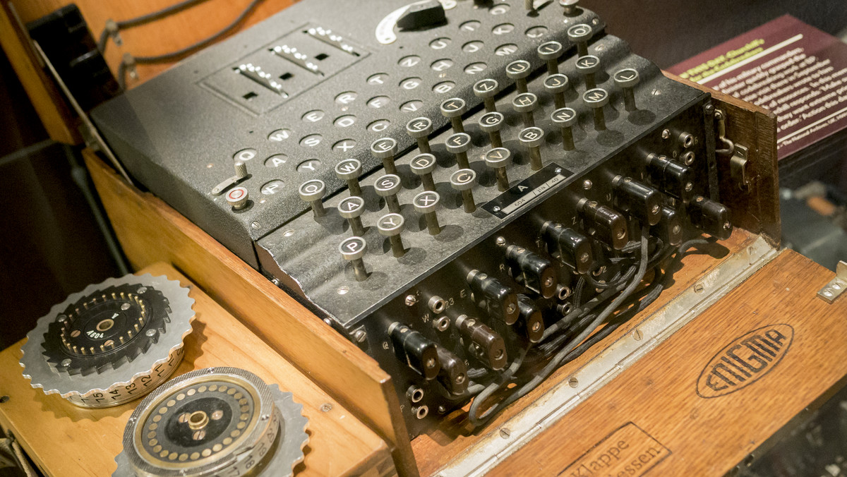 Bałtyk. Z dna morza wyłowiono sześć maszyn Enigma 