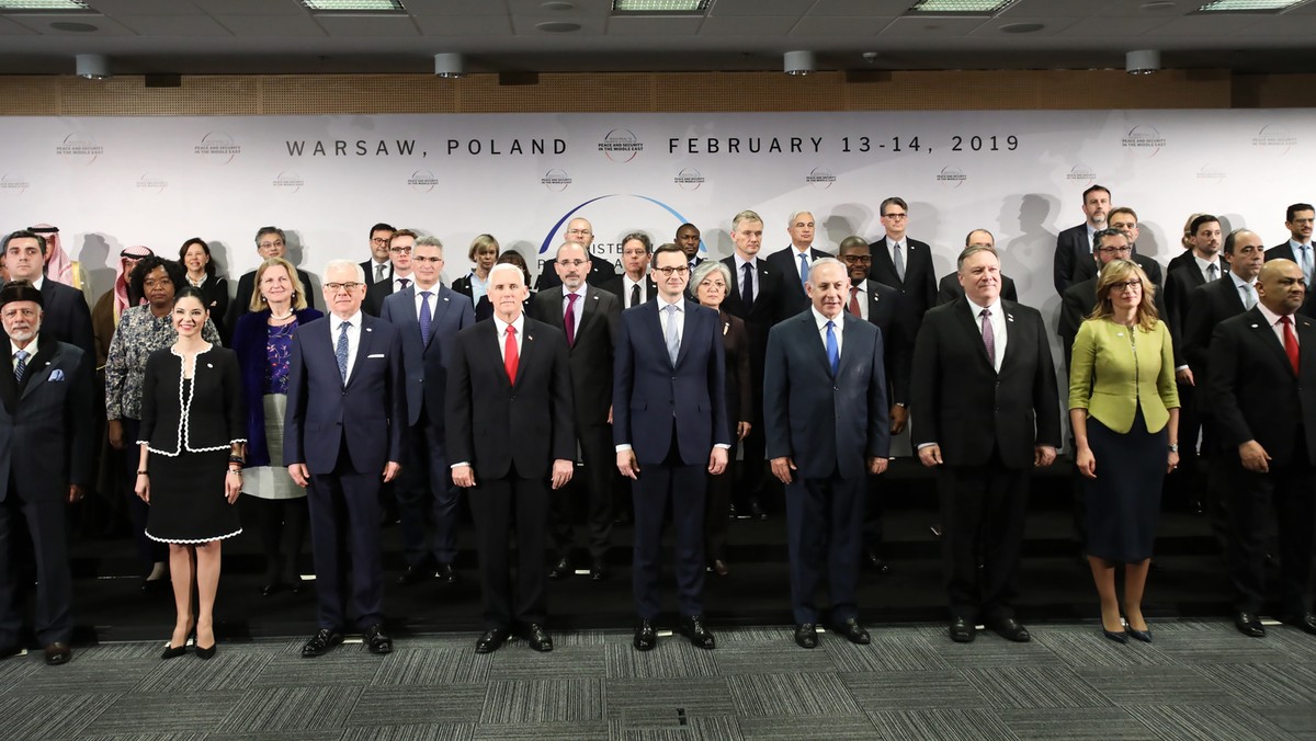 W deklaracji końcowej konferencji bliskowschodniej, na której treść czekali niezaproszeni Irańczycy oraz zaproszeni Zachodni Europejczycy i niektórzy Arabowie – np. Katarczycy, o Iranie nie ma ani słowa. To sukces polskiej dyplomacji - pisze dla "Rzeczpospolitej" Jerzy Haszczyński.