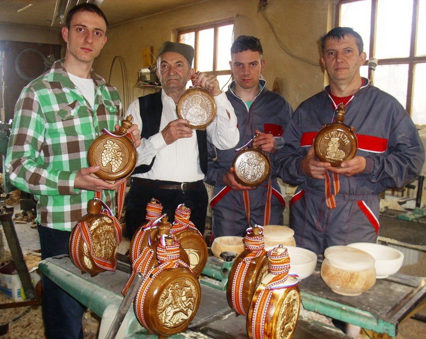 Čuture bez teškoća nalaze kupce: Radovanovići sa svojim proizvodima