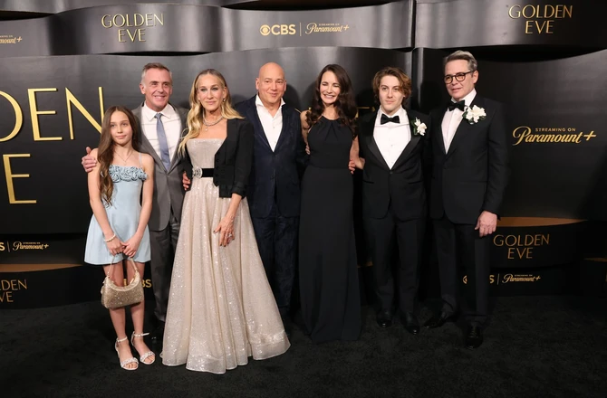 Sara Džesika Parker sa mužem, sinom i kolegam iz serije "Seks i grad"