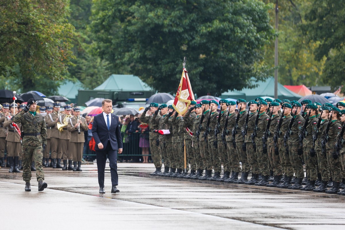 Warszawa, 30.09.2023. Przysięgę złożyło niemal 1800 żołnierzy rozpoczynających studia w Wojskowej Akademii Technicznej, Akademii Wojsk Lądowych, Lotniczej Akademii Wojskowej i Akademii Marynarki Wojennej.
