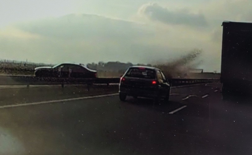 Kadr z filmu świadka wypadku prezydenckiego BMW