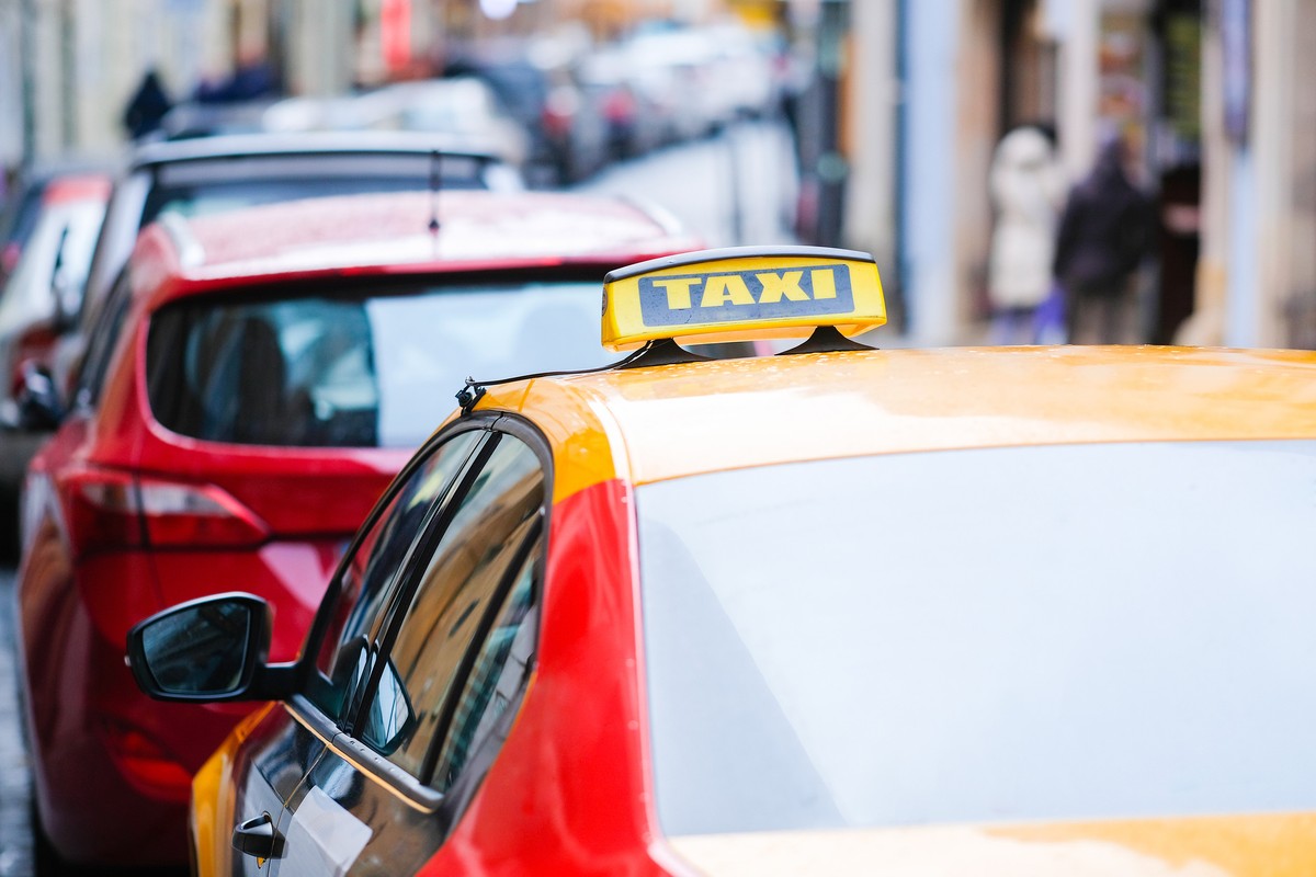 A brutal assault on a passenger. Taxi driver wanted by the police