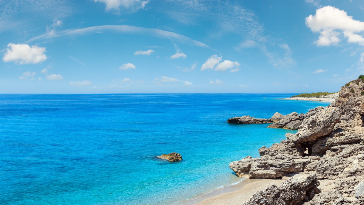 Plaža u Albaniji je toliko lepa da ljudi misle da je AI fotka
