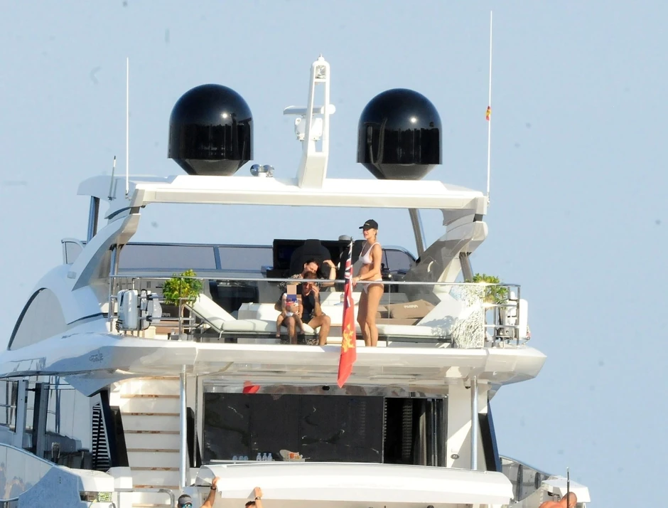 Sofija Milošević i Luka Jović na jahti 