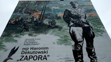 Tarnobrzeg: mural przypominający mjr. Hieronima Dekutowskiego