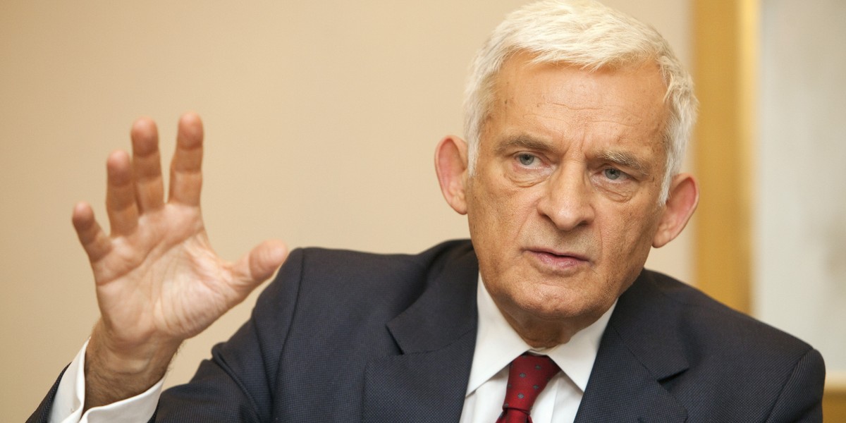 Jerzy Buzek zdradza, jak Unia zablokuje ruch Putina. Chodzi o zapasy gazu na zimę