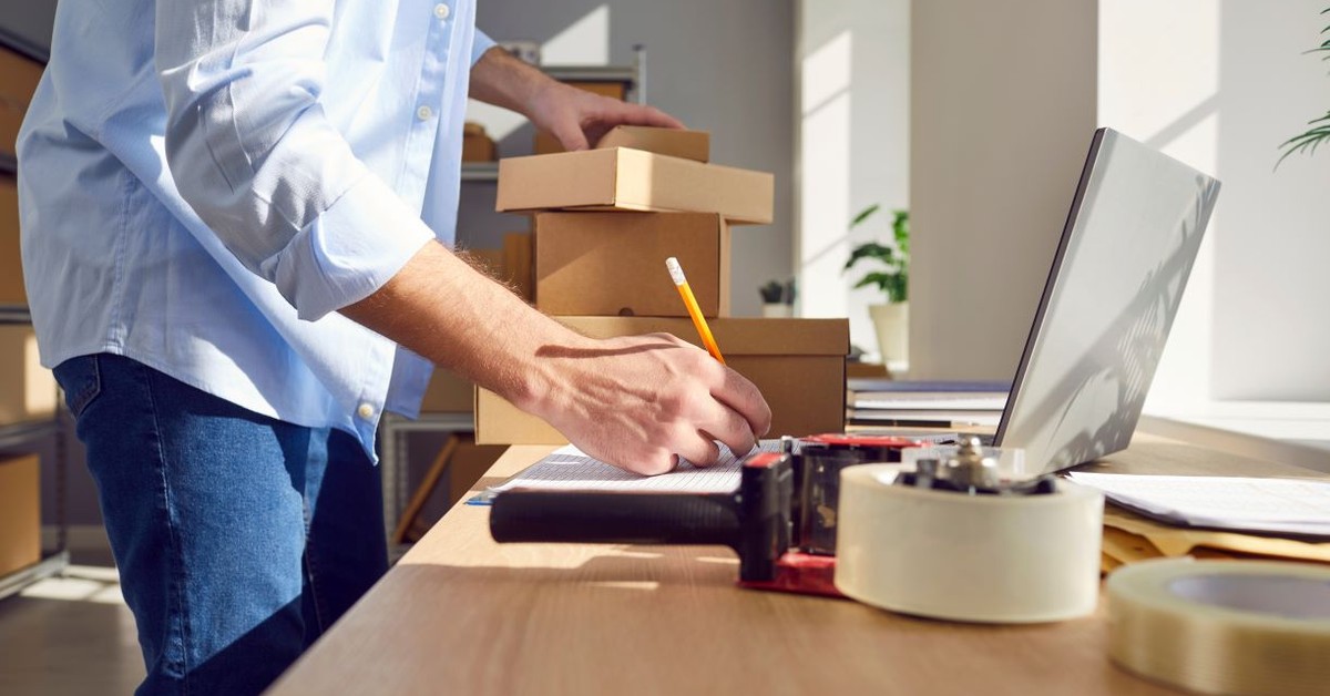 Odszkodowanie za opóźnioną przesyłkę może być podatkowym kosztem