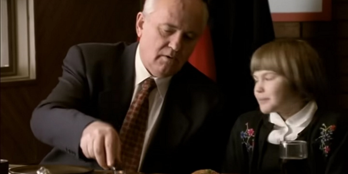 Gorbaczow wystąpił w reklamie pizzy. Długo mu to potem wyrzucali.