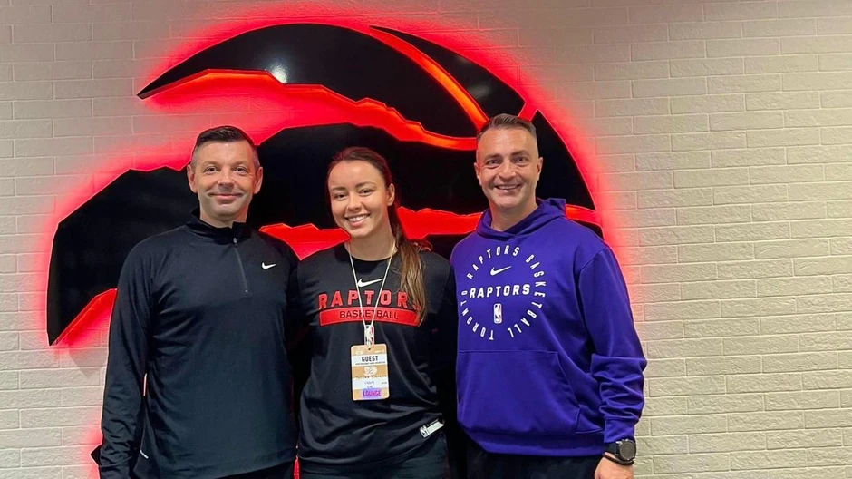Jelena je imala priliku da uči i od Darka Rajakovića (desno), glavnog trenera NBA tima Toronto Reptors | Foto: Jelena Todorović/Privatna arhiva