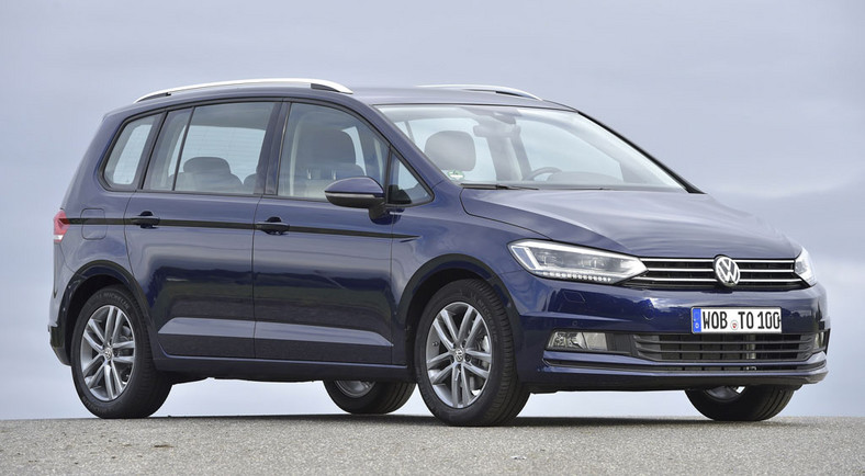 Volkswagen Touran w abonamencie za około 1000 zł miesięcznie