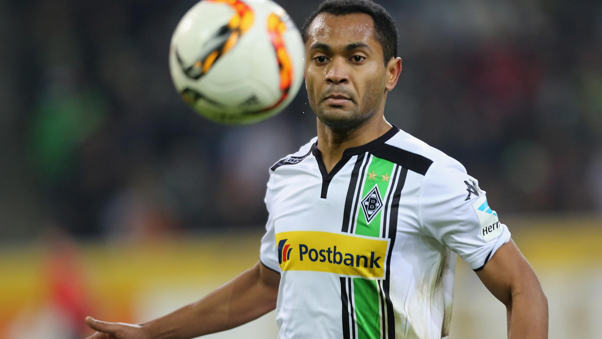 Borussia Moenchengladbach przedłużyła umowę z brazylijskim napastnikiem Raffaelem. Nowy kontrakt będzie obowiązywać do 2019 roku - poinformował niemiecki klub.