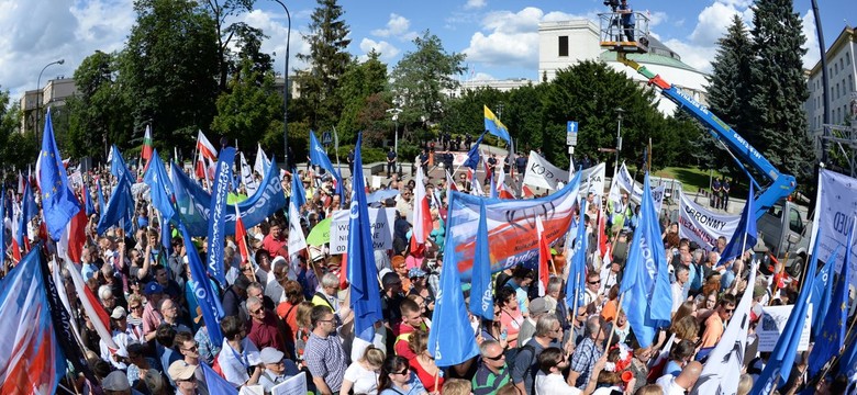 Opozycja zapowiada "koalicję prodemokratyczną", nie wyklucza blokady Sejmu