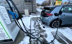 Samochody elektryczne zimą tracą zasięg. Niektóre modele nawet o 30 proc.