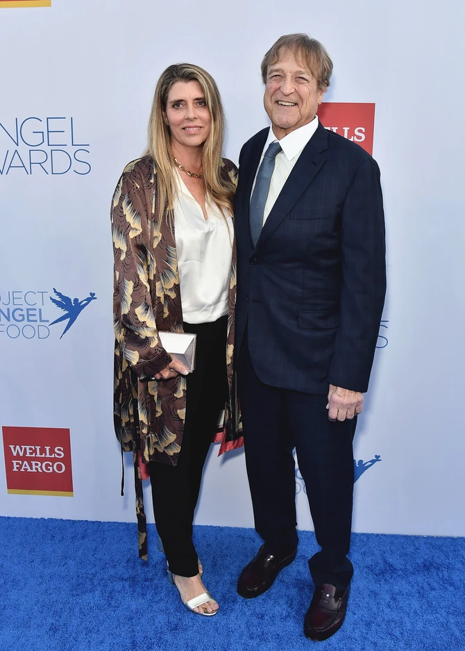 Gudman sa suprugom Anom 