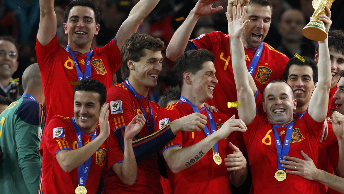 Reprezentacja Hiszpanii swój pierwszy mecz po zwycięskich mistrzostwach świata rozegra 7 września z Argentyną. Spotkanie uświetni 200-lecie Rewolucji Majowej.