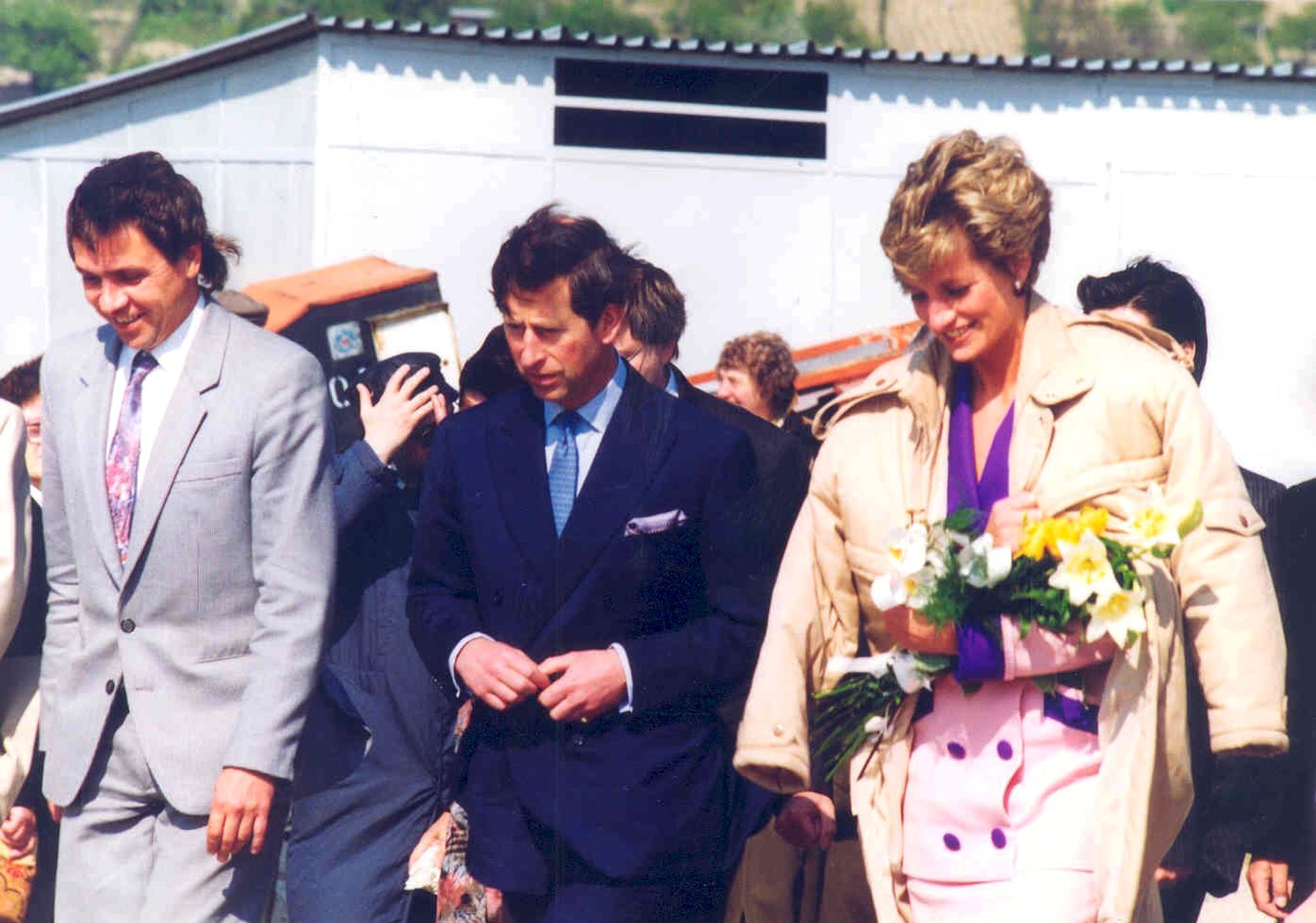 Na snímke princenzá Diana a britský princ Charles počas návštevy hradu Devín.