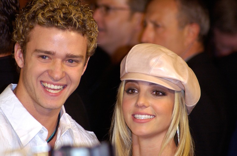 Britney Spears i Justin Timberlake na gali American Music Awards w Los Angeles w 2002 roku