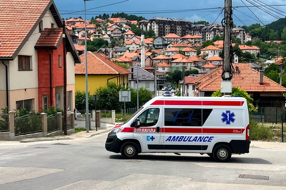 AUTOMOBIL POKOSIO DEVOJČICU (3) Užas u Budvi: Vozilom upravljala Budvanka (29)