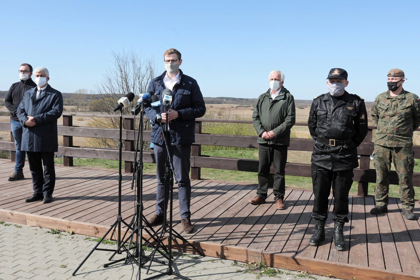 Kolejny dzień walki o Biebrzę. Dramatyczne zdjęcia