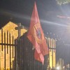 Na ogradi crkvenog poseda u Lipljanu okačene zastave terorističke UČK i Albanije