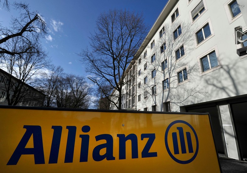 Szyld największego, europejskiego ubezpieczyciela firmy Allianz