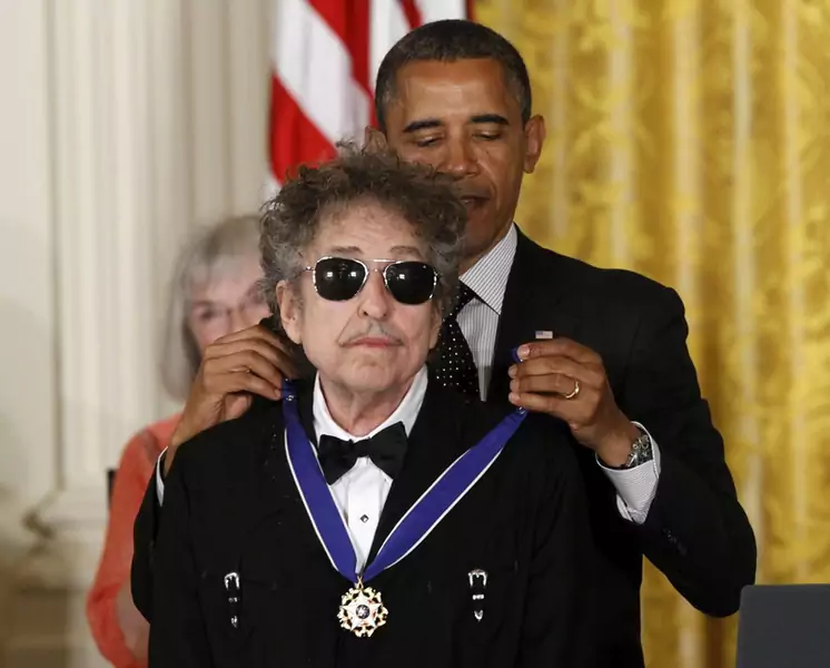W 2012 roku Bob Dylan został odznaczony Medalem Wolności AP Photo/Charles Dharapak, File