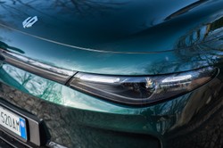 Sprzedali 31 688 aut w dwa dni. Nowa marka otwiera salony w Polsce