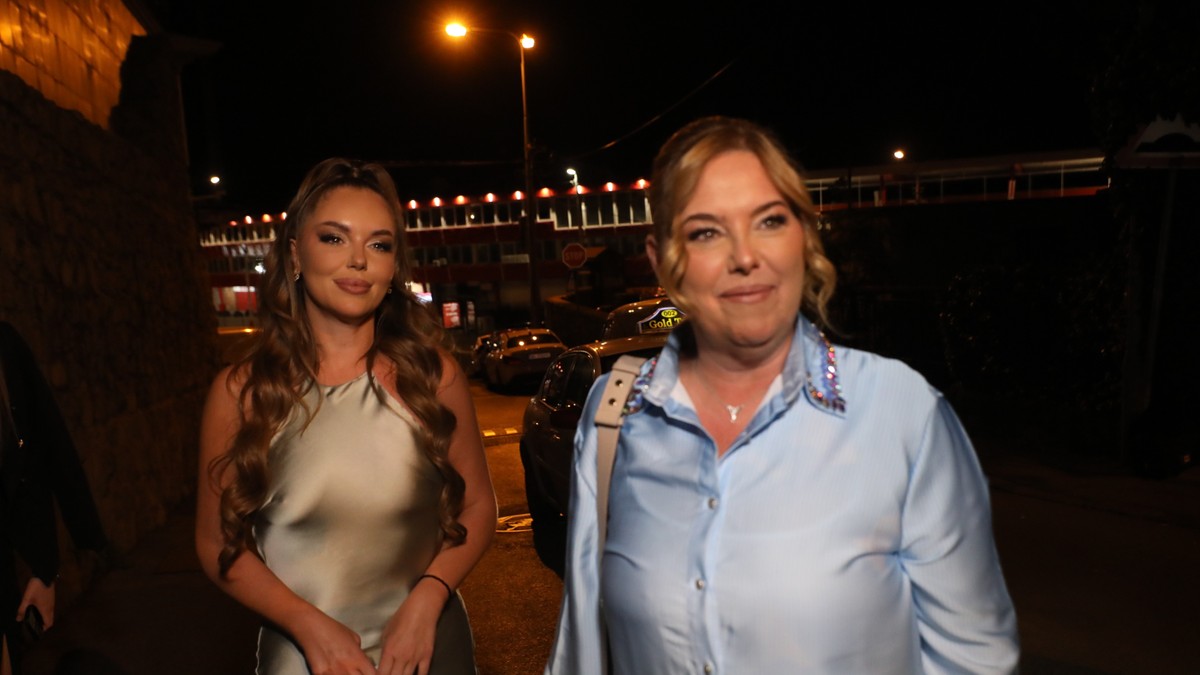 (FOTO) CECINA PRIJA SE PROVODI NA ŠABAČKOM VAŠARU Sa njom ćerka Nataša i njen novi bogati dečko