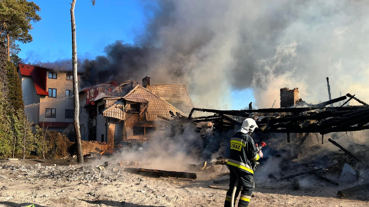 Pożar w Łebie. Spłonęły restauracja i hotel 
