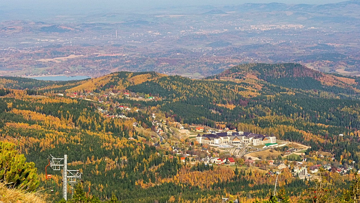 Do 2015 r. na głównej ulicy Karpacza zostanie wybudowany reprezentacyjny deptak. Przedsięwzięcie wraz z przebudową całego centrum kosztować będzie 15 mln zł. Część dofinansować ma Unia Europejska. Znane są już pierwsze koncepcje.