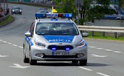 "Lecę na Błonia, bomba gotowa". Policja o ujawnionych zagrożeniach w czasie wizyty papieża