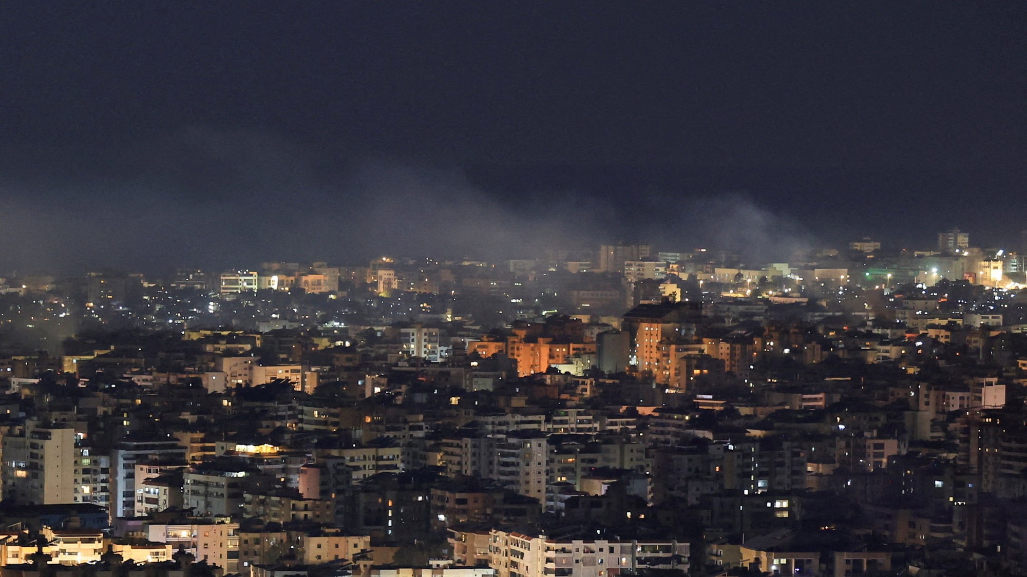 Po izraelských útokoch na južné predmestia Bejrútu stúpa dym