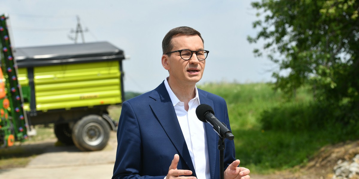 Skrócenie łańcucha dostaw "od pola do stołu" jest "rzeczą krytyczną, jest rzeczą bardzo ważną" - powiedział premier Mateusz Morawiecki w podkrakowskich Będkowicach.