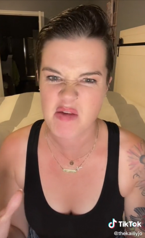 Kailly prehovorila o svojom strašnom rande. 