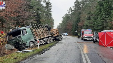 Tragiczny wypadek w okolicy Zamościa. Nie żyje kobieta, która kierowała busem