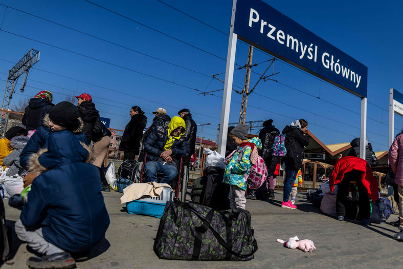 Ukraińcy na dworcu w Przemyślu