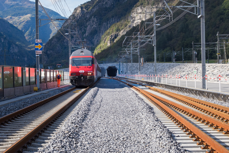 Budowa tunelu Gotarda, Szwajcaria