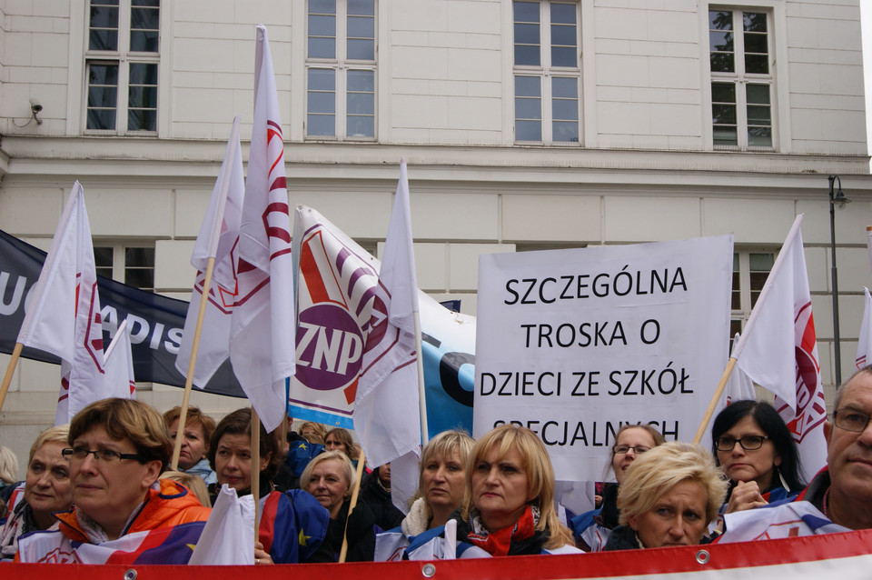 Bydgoszcz: protest nauczycieli przeciw reformie edukacji