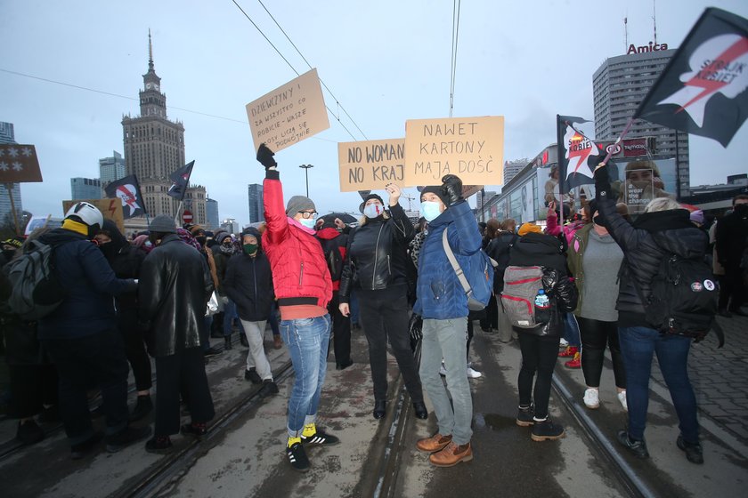 Protest kobiet w Warszawie