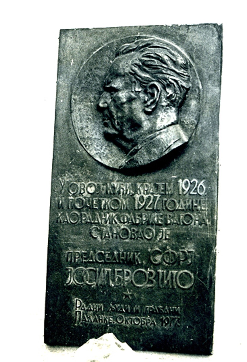 NATPIS NA SPOMEN-PLOČI