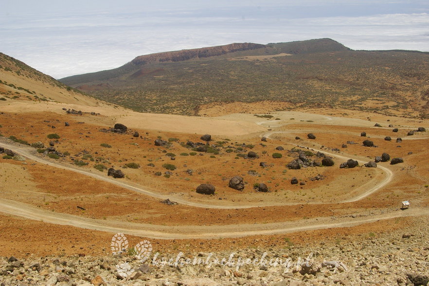 Wulkaniczny krajobraz okolic Teide jest niezwykle ciekawy.