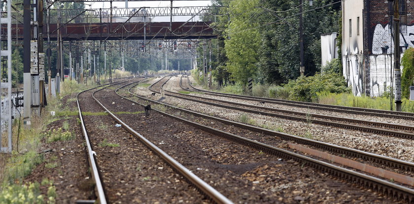 18-latek potknął się na torach i zmarł