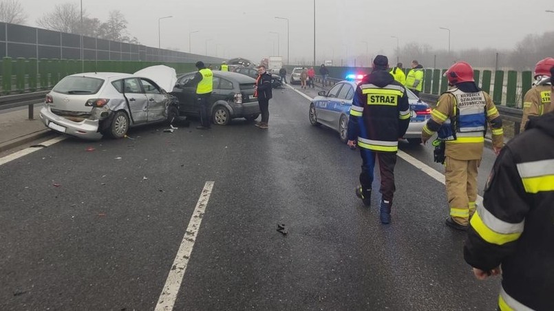 Karambol na drodze ekspresowej S74 Cedzyna - Kielce