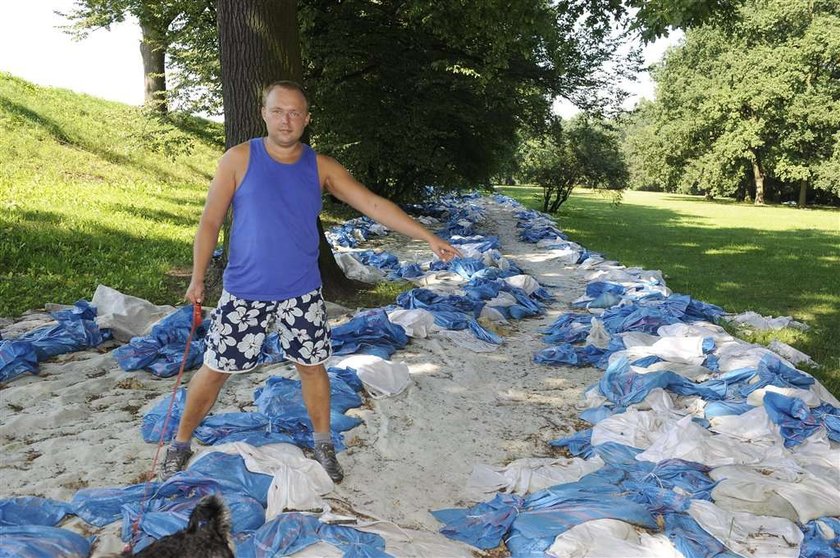 Sprzątnijcie worki o powodzi!