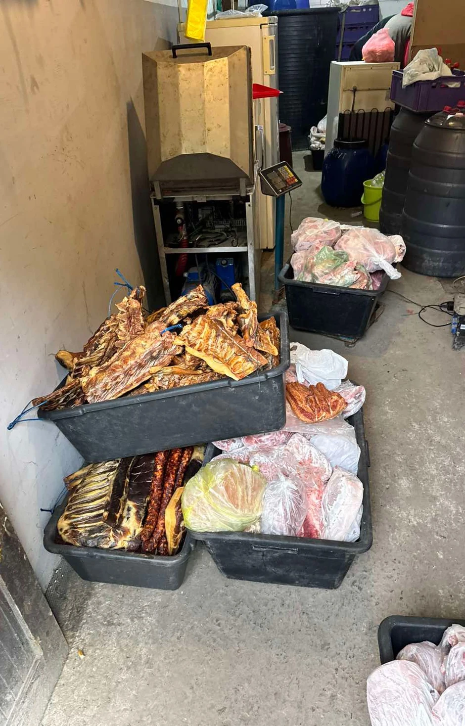 Meso zaplenjeno u ilegalnoj klanici