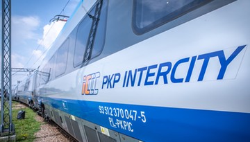 Tego dnia pociągiem nie pojedziesz. Bilety na głównych trasach wykupili seniorzy