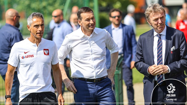 Paulo Sousa, Mateusz Morawiecki i Zbigniew Boniek (fot. Twitter/Łączy nas piłka)