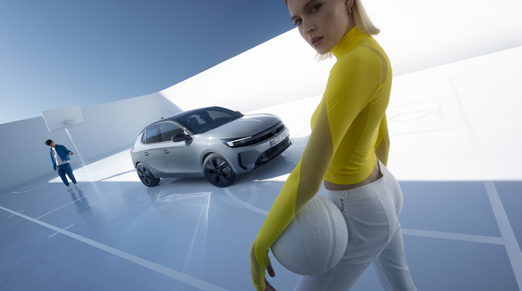 A Corsa Electric mostantól nagyobb teljesítményű villanymotorral is elérhető, az új akkumulátorral pedig akár 405 km is megtehető egyetlen feltöltéssel / Fotó: Opel
